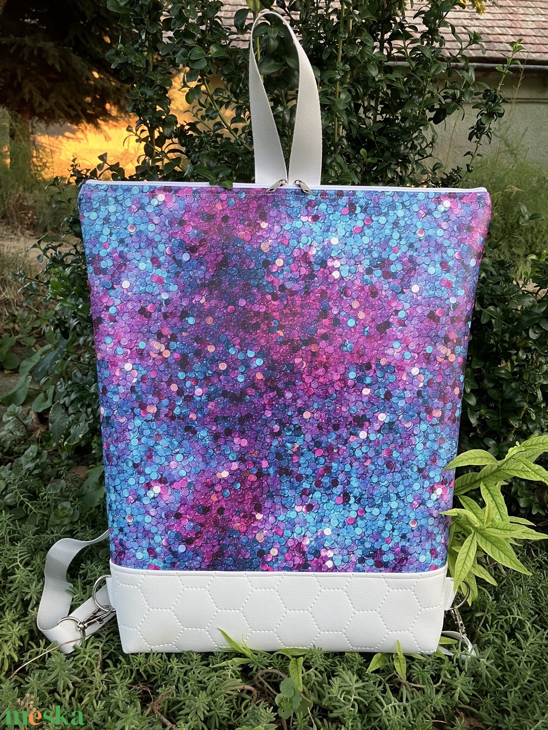 Egyedi lila-türkiz mintás műbőr hátitáska - táska & tok - hátizsák - hátizsák - Meska.hu