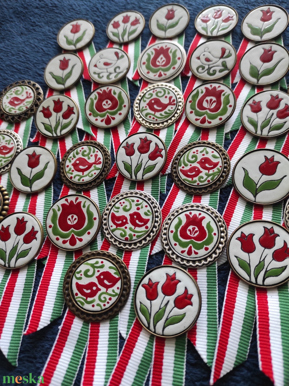 Kokárda - ékszer - kitűző és bross - kitűző - Meska.hu Kokárda - ékszer - kitűző és bross - kitűző - Meska.hu