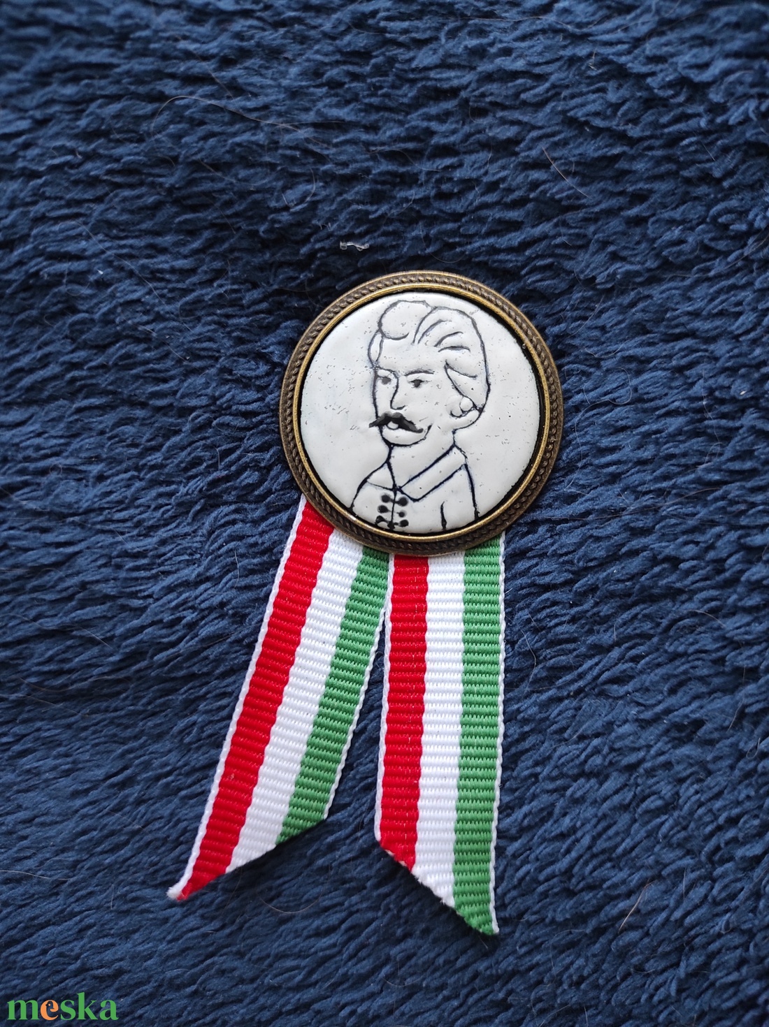 Kokárda - ékszer - kitűző és bross - kitűző - Meska.hu Kokárda - ékszer - kitűző és bross - kitűző - Meska.hu