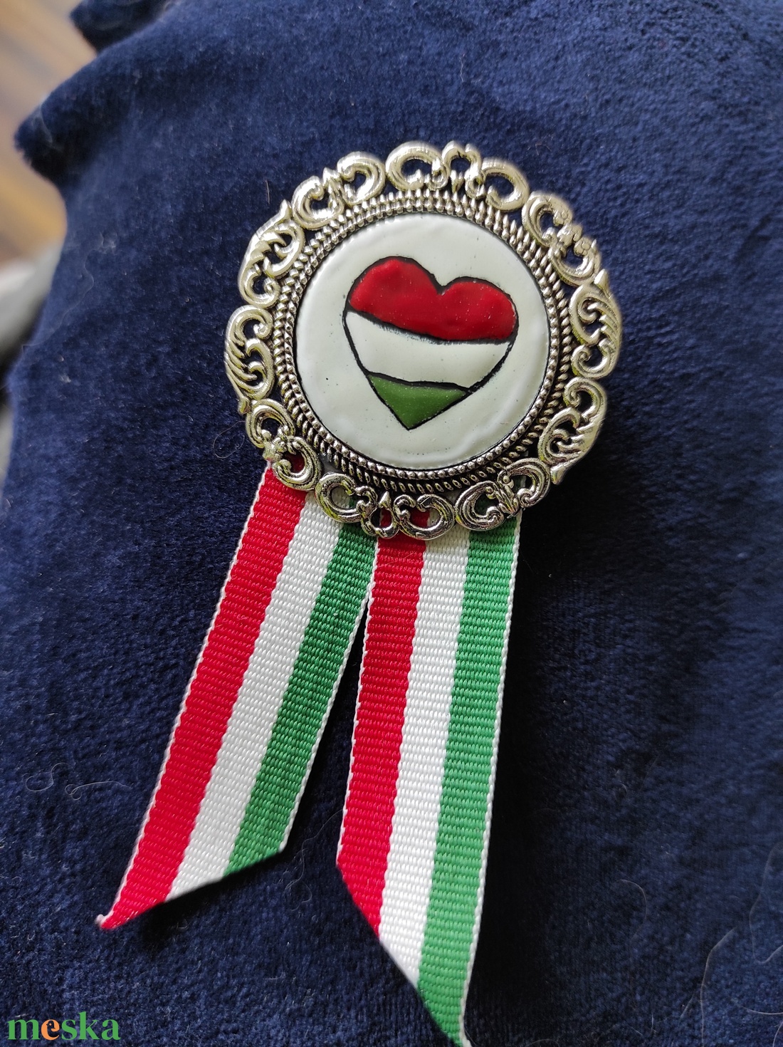 Kokárda - ékszer - kitűző és bross - kitűző - Meska.hu Kokárda - ékszer - kitűző és bross - kitűző - Meska.hu