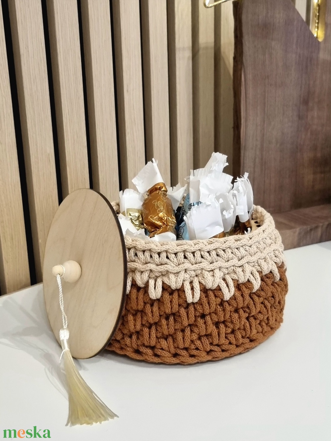 Horgolt tároló - otthon & életmód - dekoráció - asztal és polc dekoráció - horgolt & csipketerítő - Meska.hu