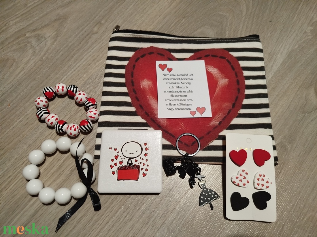 Ékszer szett kis taskaban - táska & tok - neszesszer - Meska.hu