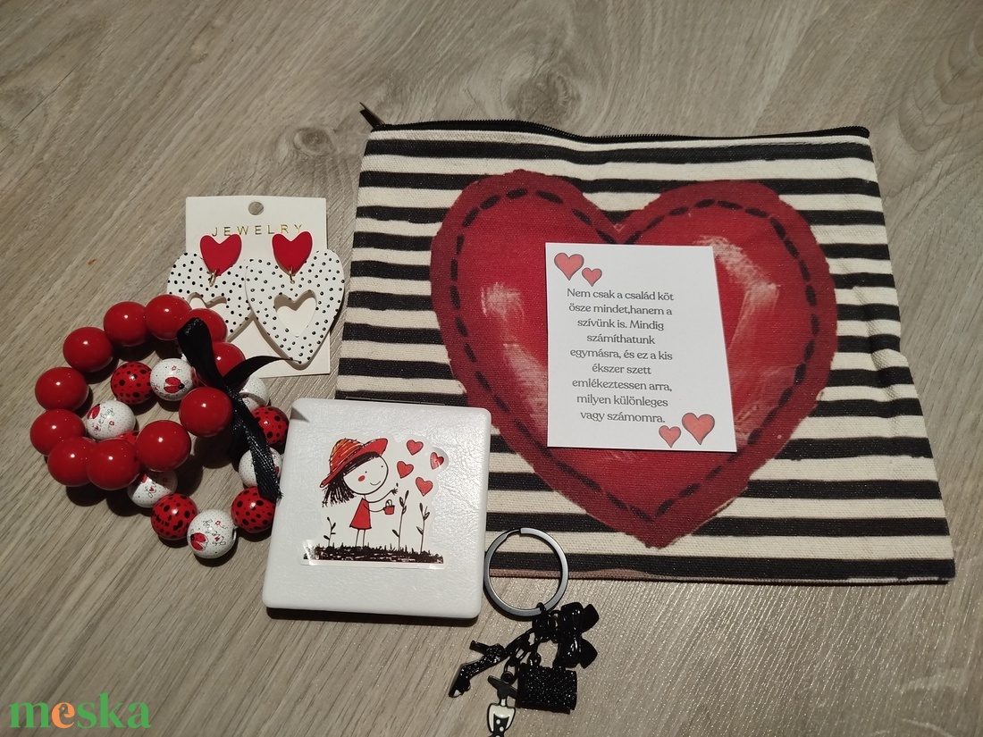 Neszeszer,és ékszer szett  - ékszer - karkötő - karperec - Meska.hu