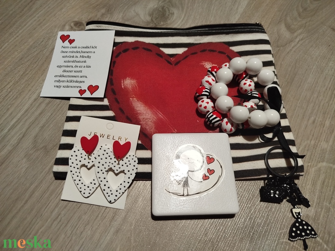 Neszeszer,és ékszer szett  - ékszer - karkötő - karperec - Meska.hu