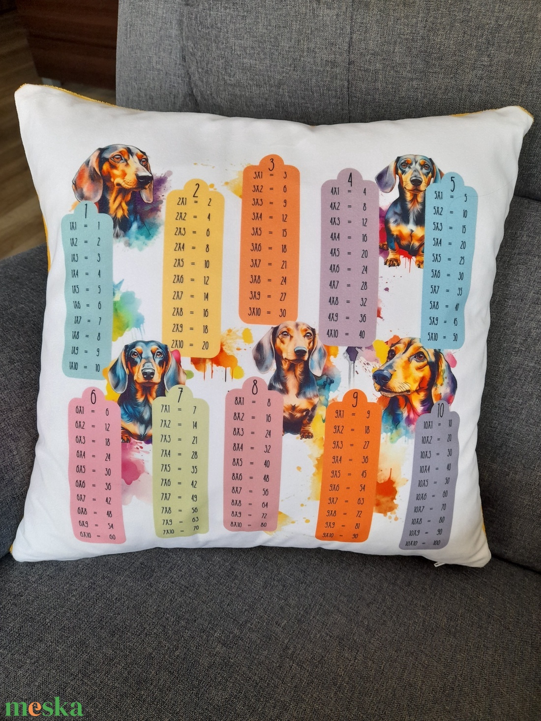 Szorzótáblás plüss díszpárna tacsis - baba - mama - babaszoba dekoráció - gyerek díszpárna - Meska.hu