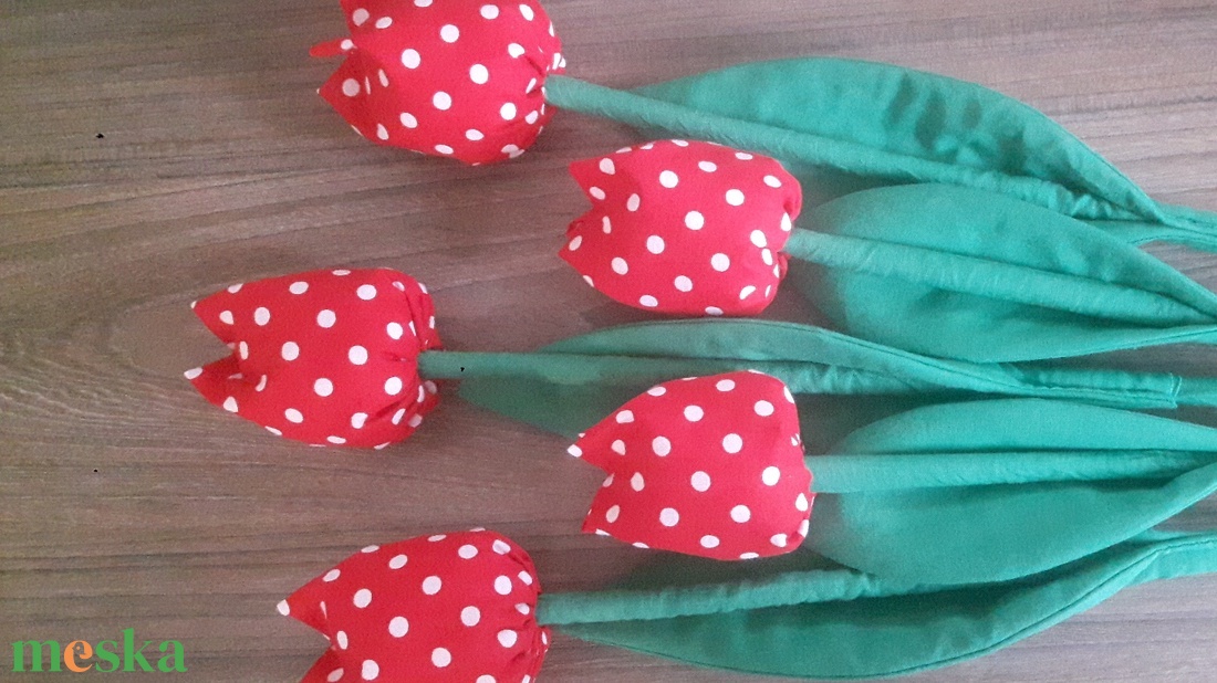 Textil tulipán piros fehér pettyes  - otthon & életmód - dekoráció - asztal és polc dekoráció - asztaldísz - Meska.hu