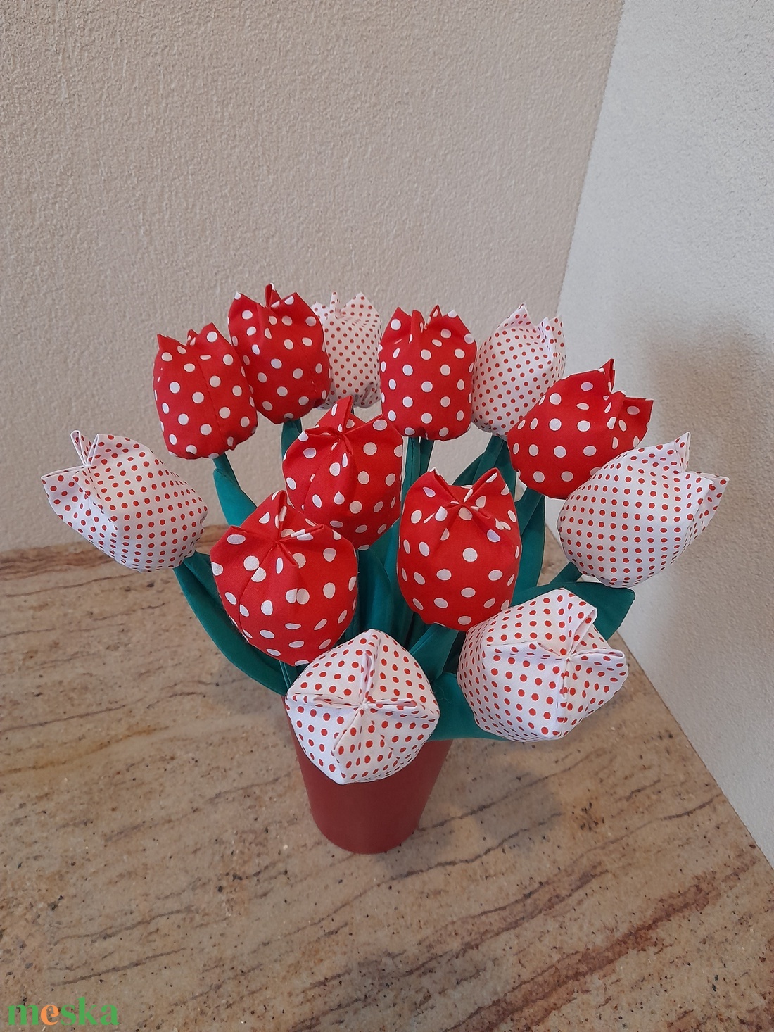 Textil tulipán fehér piros pettyes csokor 3szál  - otthon & életmód - dekoráció - asztal és polc dekoráció - asztaldísz - Meska.hu