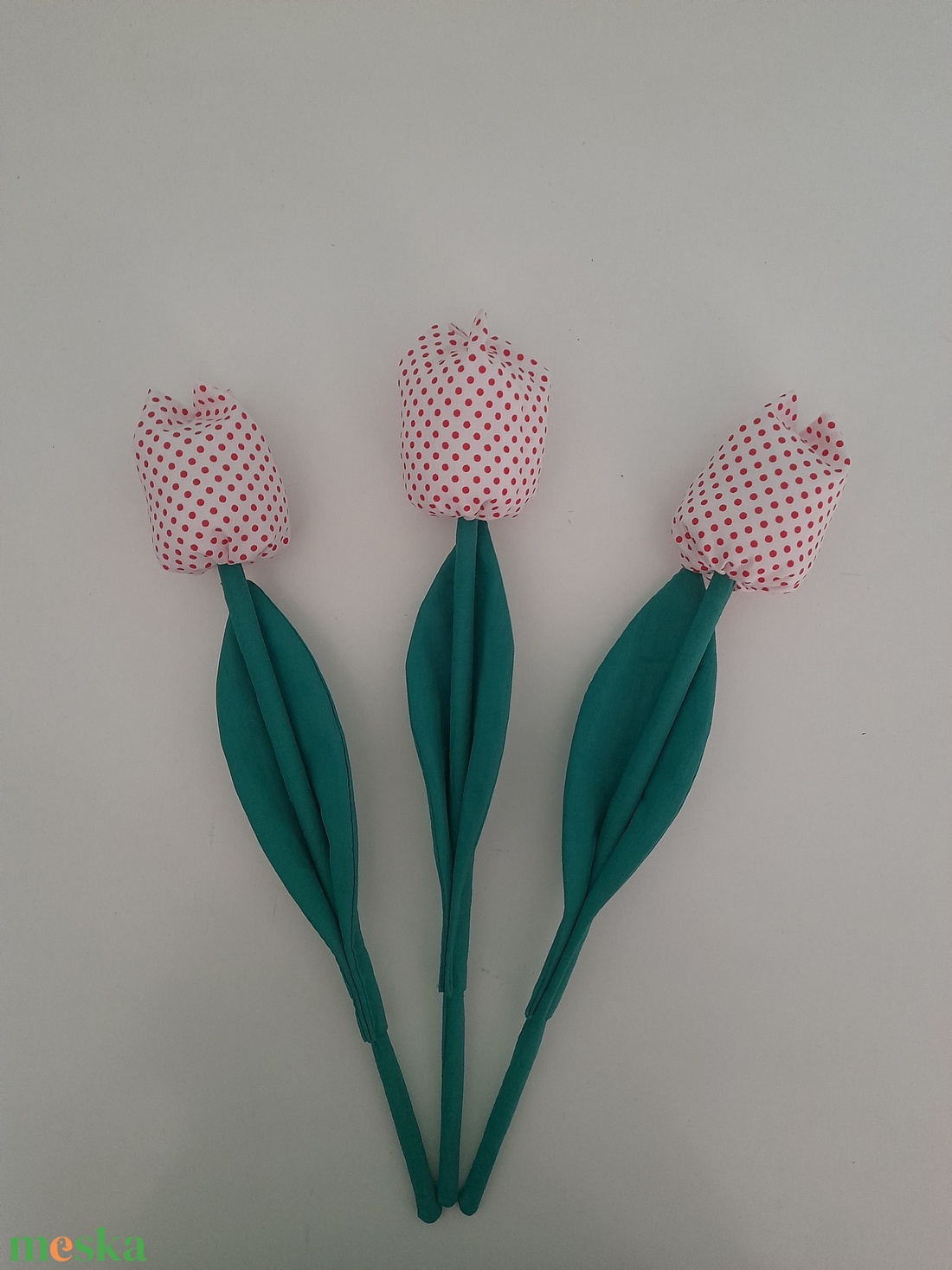 Textil tulipán fehér piros pettyes csokor 3szál  - otthon & életmód - dekoráció - asztal és polc dekoráció - asztaldísz - Meska.hu