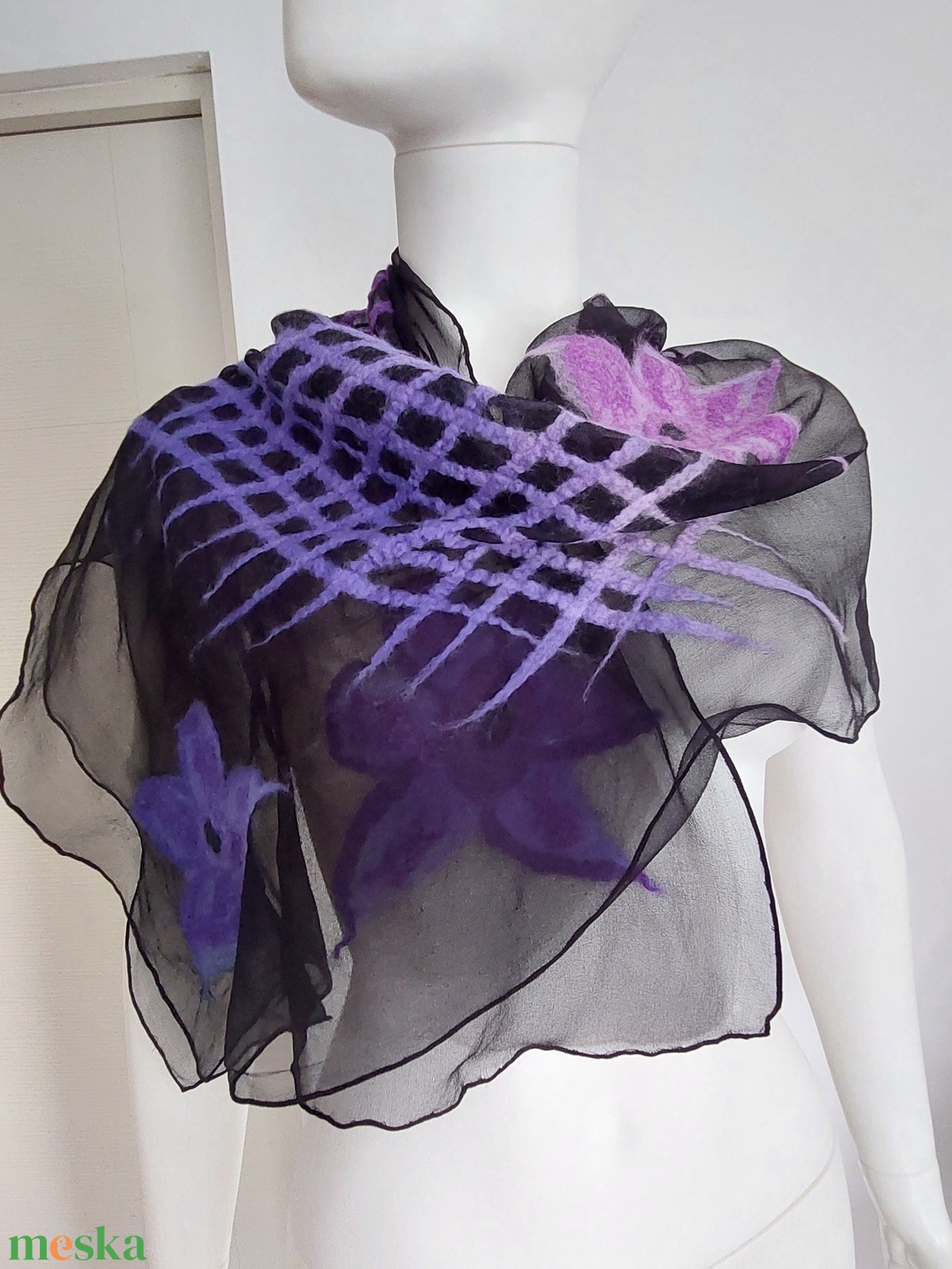 Sál nuno-nemez technikával(fekete) - művészet - textilkép - nemezelt - Meska.hu