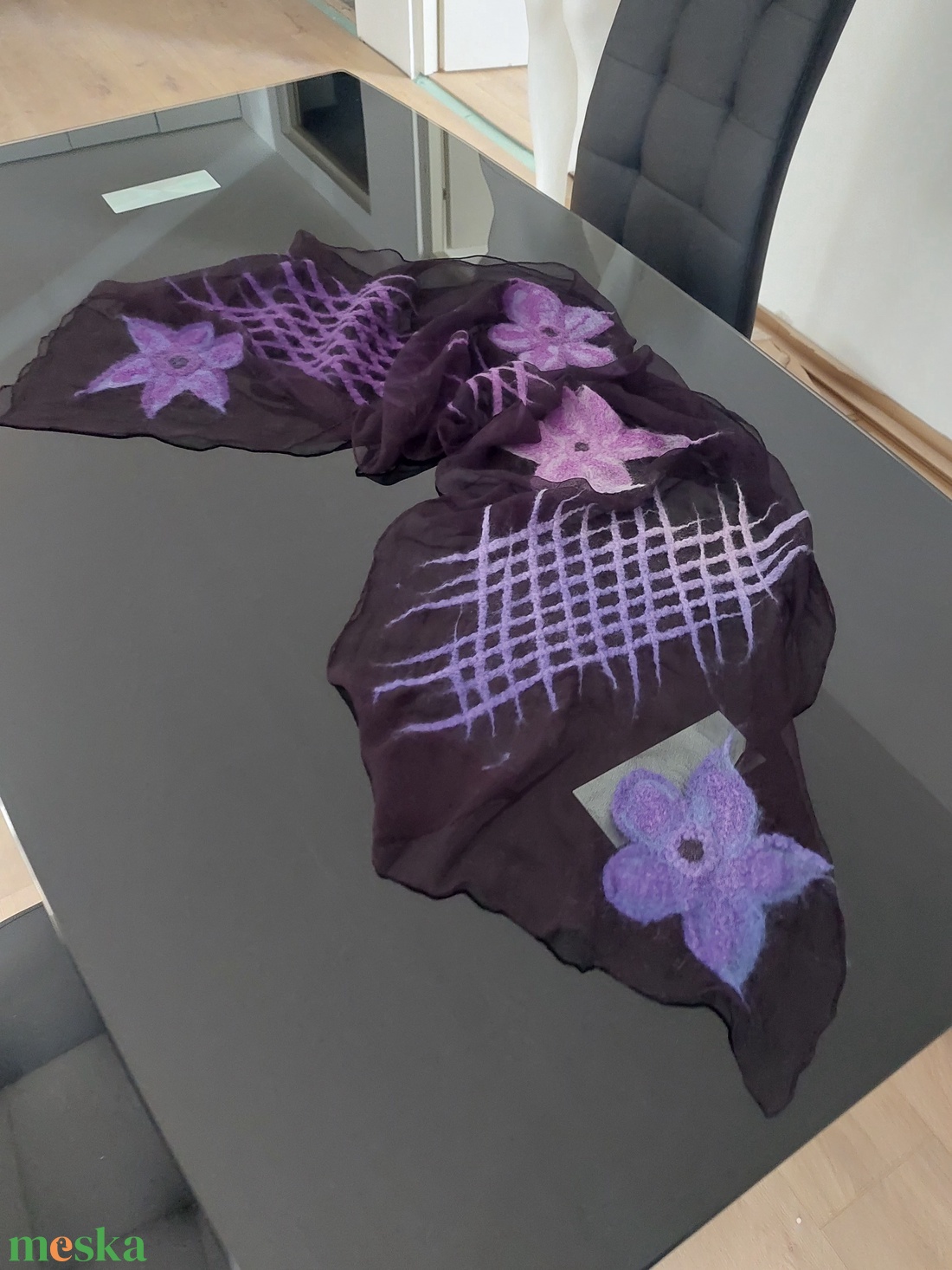 Sál nuno-nemez technikával(fekete) - művészet - textilkép - nemezelt - Meska.hu