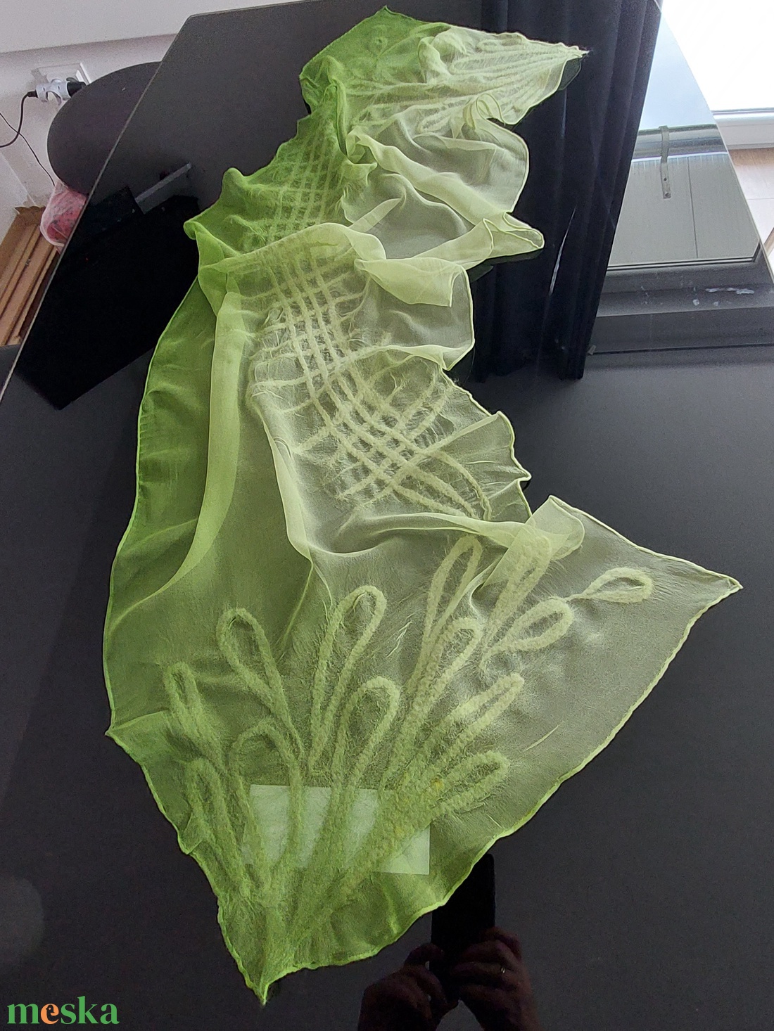 Sál nuno-nemez technikával készítve(zöld) - művészet - textilkép - nemezelt - Meska.hu