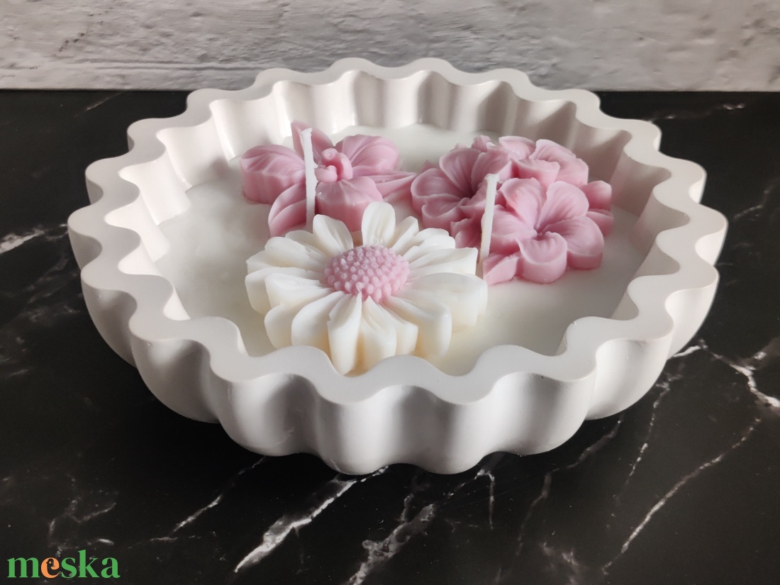 Lila- fehér virágos gyertyatál  - otthon & életmód - gyertya, illat, aroma - gyertya - Meska.hu