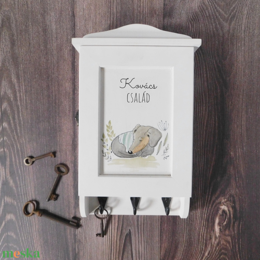 Tacsi Kulcstartó szekrény, kulcsos szekrény, egyedi felirattal is - otthon & életmód - dekoráció - fali és függő dekoráció - fali kulcstartó - Meska.hu
