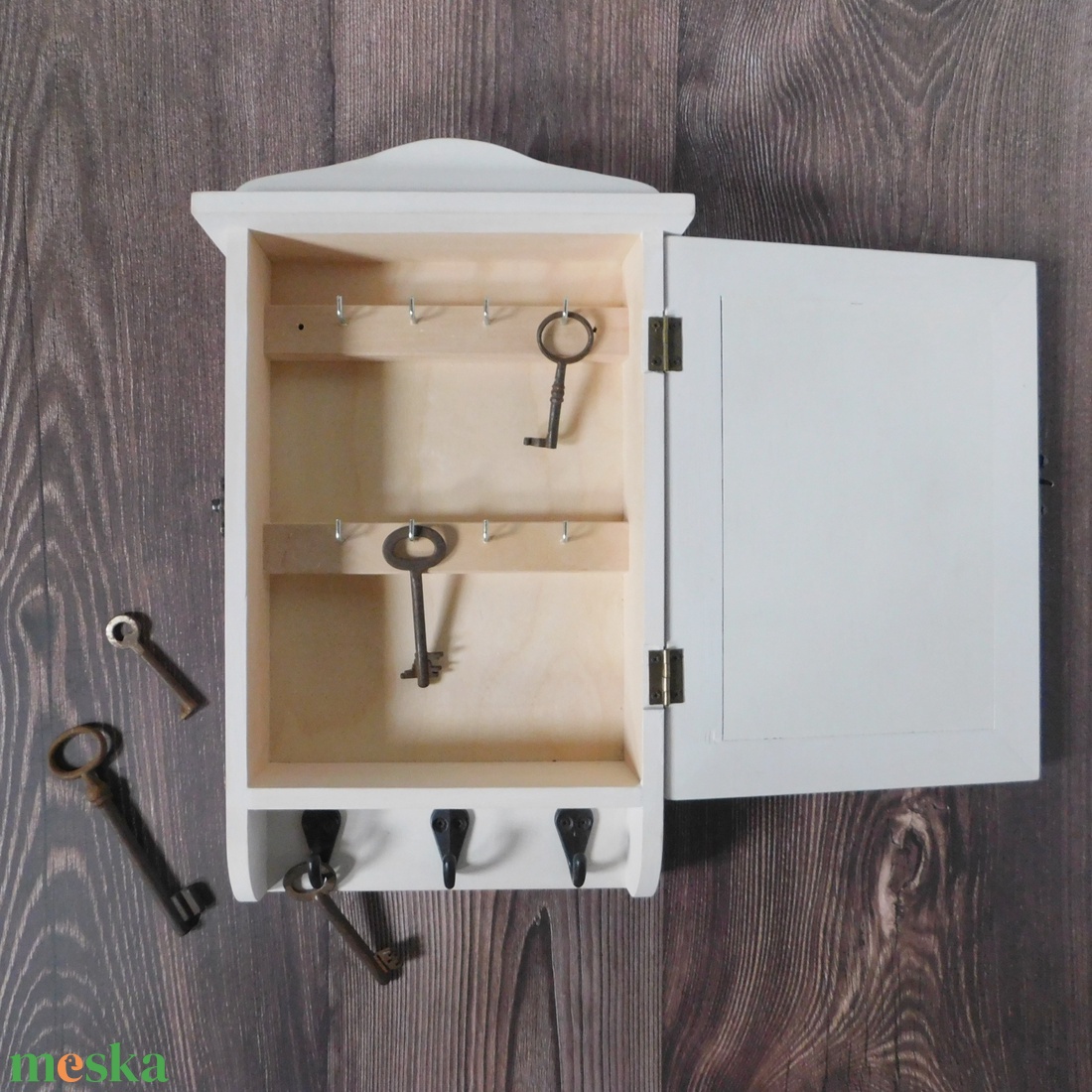 Kulcstartó szekrény, kulcsos szekrény, hófehér - otthon & életmód - dekoráció - fali és függő dekoráció - fali kulcstartó - Meska.hu