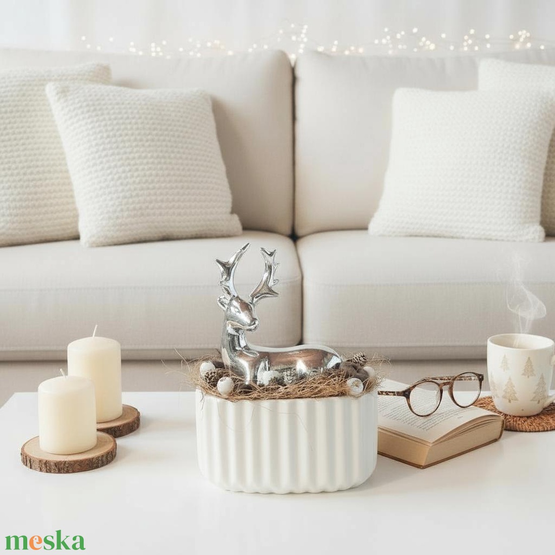 Karácsonyi asztaldísz  ezüst szarvas fehér kerámia kaspóban - karácsony - karácsonyi lakásdekoráció - ünnepi asztaldekoráció - Meska.hu