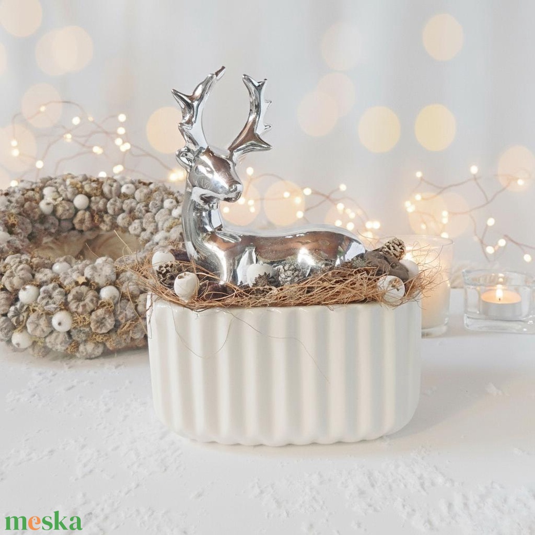 Karácsonyi asztaldísz  ezüst szarvas fehér kerámia kaspóban - karácsony - karácsonyi lakásdekoráció - ünnepi asztaldekoráció - Meska.hu