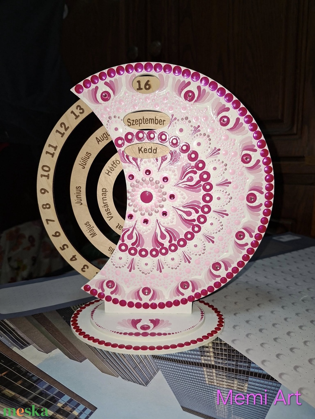 Öröknaptár 25cm rózsaszín mandala mintával fehér alapra - otthon & életmód - dekoráció - fali és függő dekoráció - falinaptár & öröknaptár - Meska.hu Öröknaptár 25cm rózsaszín mandala mintával fehér alapra - otthon & életmód - dekoráció - fali és függő dekoráció - falinaptár & öröknaptár - Meska.hu