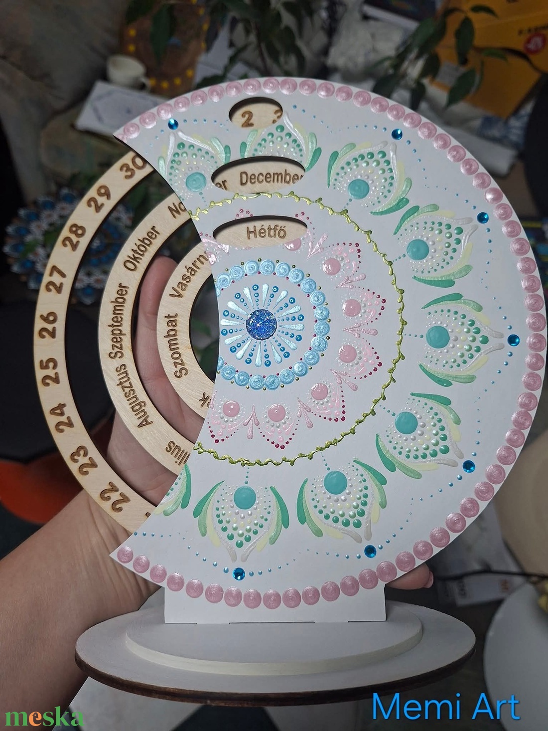 Öröknaptár 25cm kék-zöld-rózsaszín mandala mintával fehér alapra - otthon & életmód - dekoráció - fali és függő dekoráció - falinaptár & öröknaptár - Meska.hu