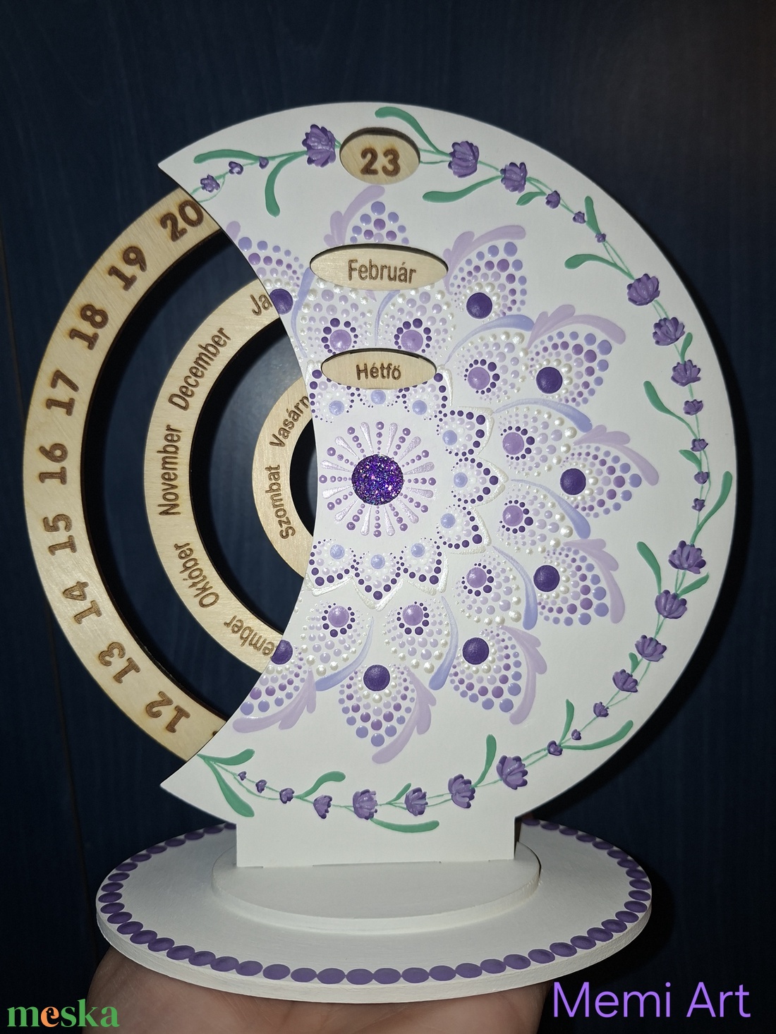 Öröknaptár 21cm lila mandala mintával fehér alapon sötét lila kővel - otthon & életmód - dekoráció - fali és függő dekoráció - falinaptár & öröknaptár - Meska.hu
