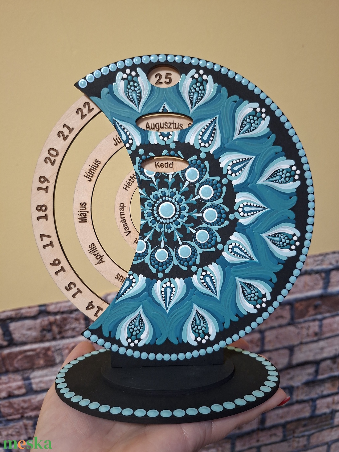 Öröknaptár 21cm türkiz mandala mintával fekete alapra, bármilyen felirattal - otthon & életmód - dekoráció - fali és függő dekoráció - falinaptár & öröknaptár - Meska.hu