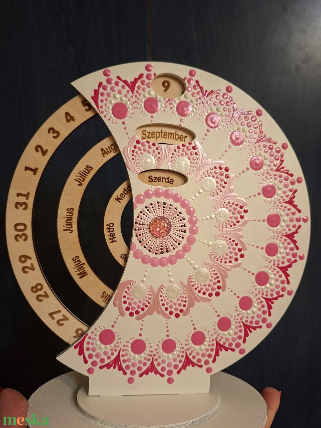 Öröknaptár 21cm rózsaszín mandala mintával fehér alapra, bármilyen felirattal - otthon & életmód - dekoráció - fali és függő dekoráció - falinaptár & öröknaptár - Meska.hu
