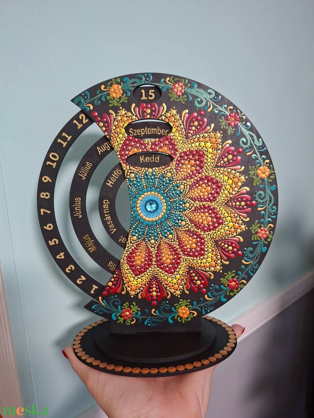 Öröknaptár 25cm mandala mintával fekete alapra - otthon & életmód - dekoráció - fali és függő dekoráció - falinaptár & öröknaptár - Meska.hu