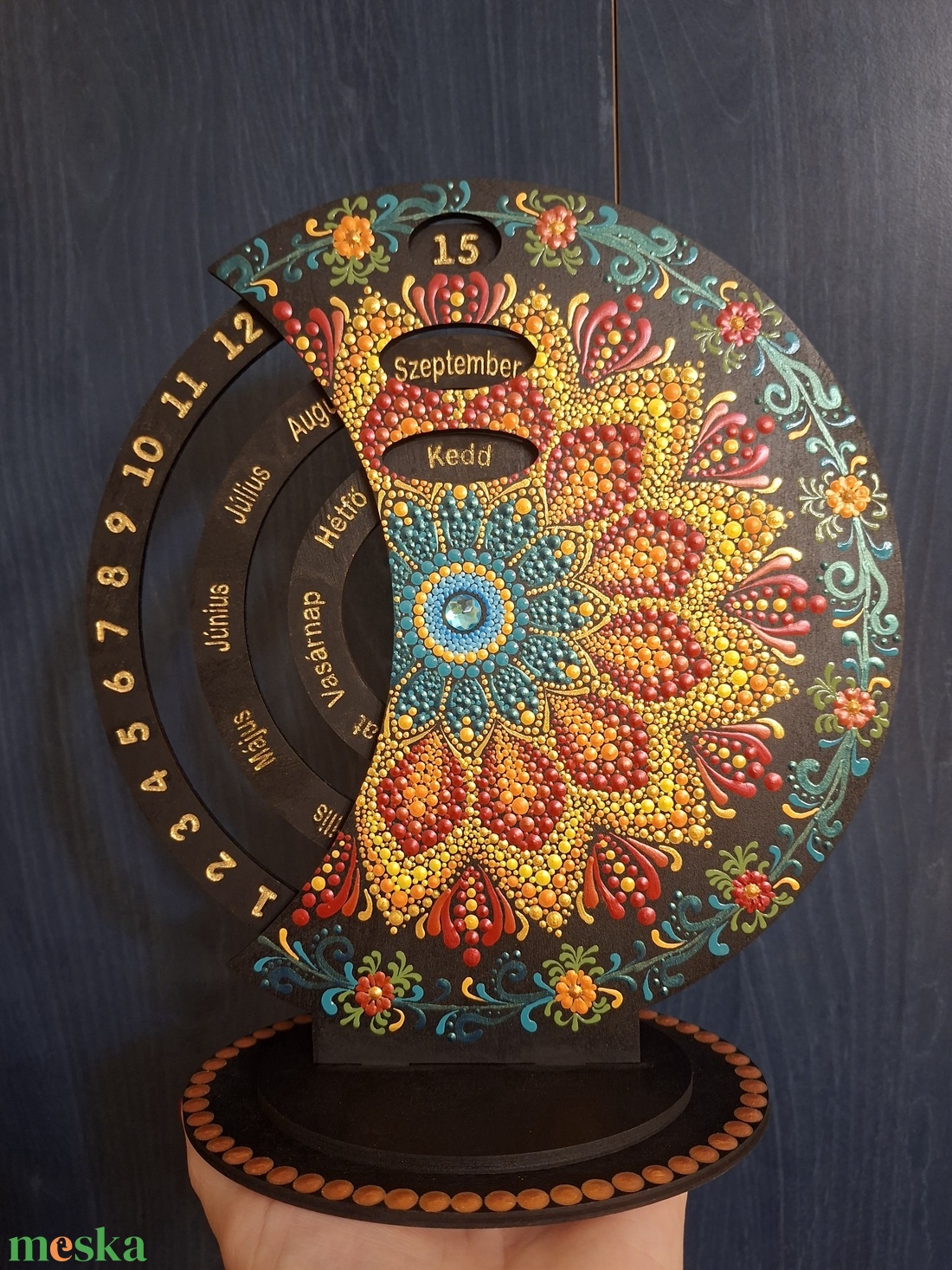 Öröknaptár 25cm mandala mintával fekete alapra - otthon & életmód - dekoráció - fali és függő dekoráció - falinaptár & öröknaptár - Meska.hu