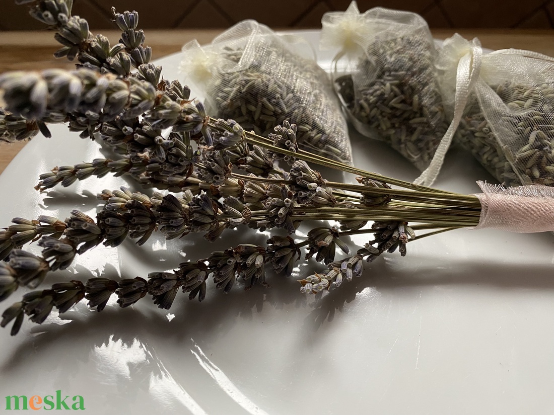 Szárított levendula tasakban - otthon & életmód - dekoráció - virágdísz és tartó - csokor & virágdísz - Meska.hu