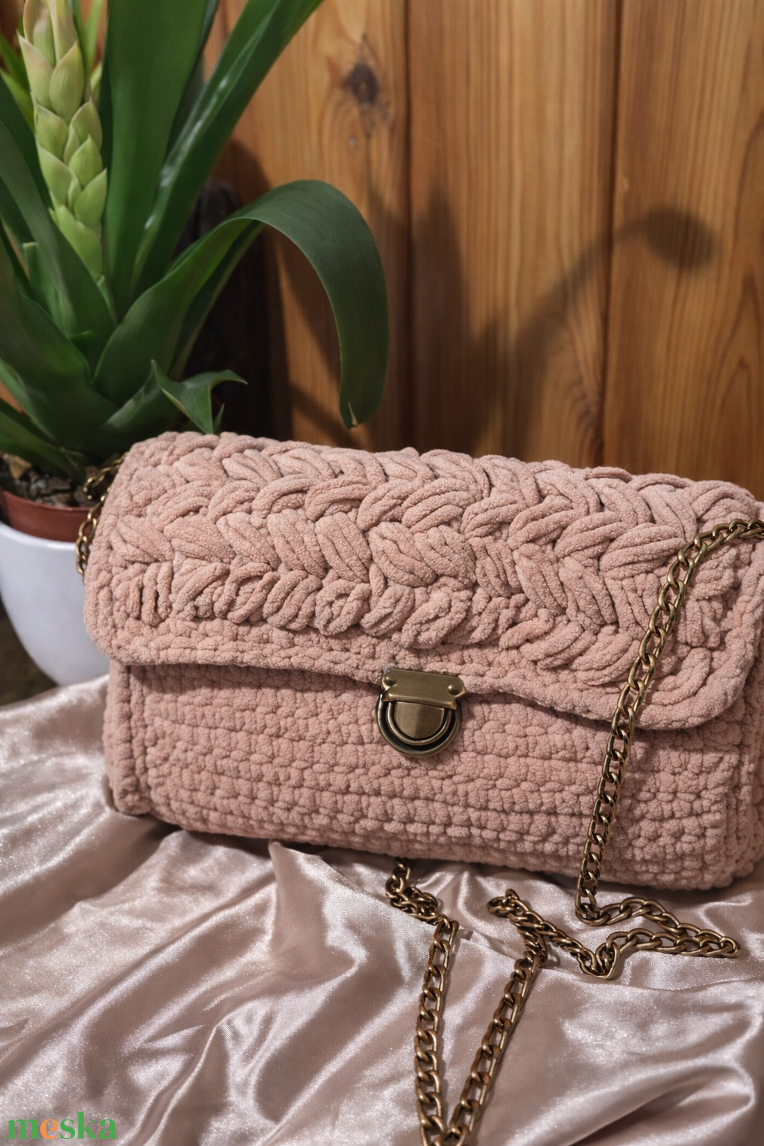 Nicoletta Horgolt Táska-kézzel készült női válltáska, láncos pánttal - táska & tok - kézitáska & válltáska - alkalmi táska - Meska.hu