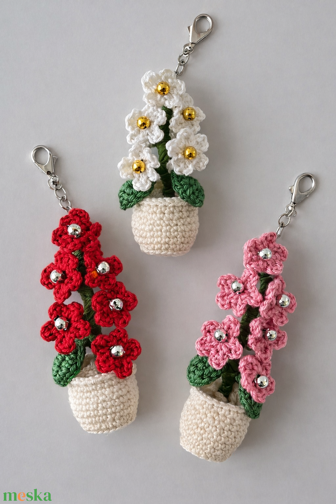 Horgolt virág kulcstartó, dekoráció, választható színekben  - tavaszi ajándé- rózsaszín - táska & tok - kulcstartó & táskadísz - kulcstartó - Meska.hu