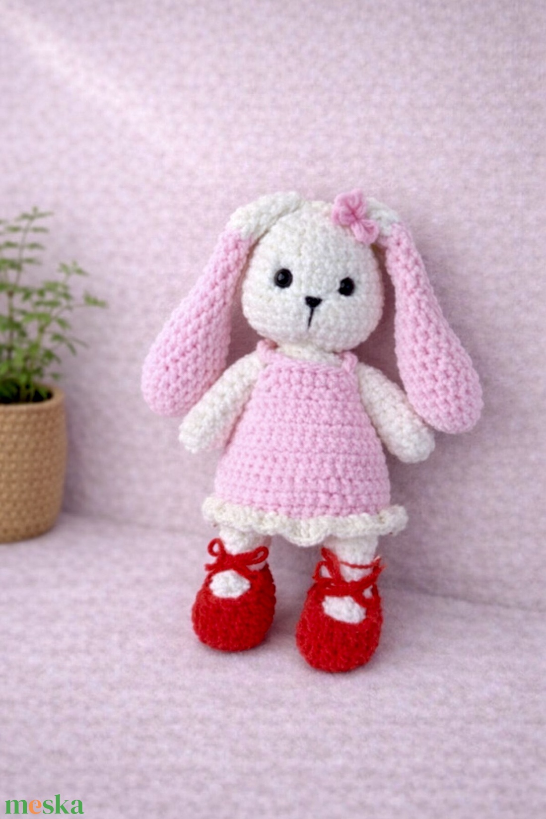 Horgolt nyuszi baba ruhával és cipővel � kézműves ajándék- amigurumi- kis nyuszika - játék & sport - plüssállat & játékfigura - nyuszi - Meska.hu
