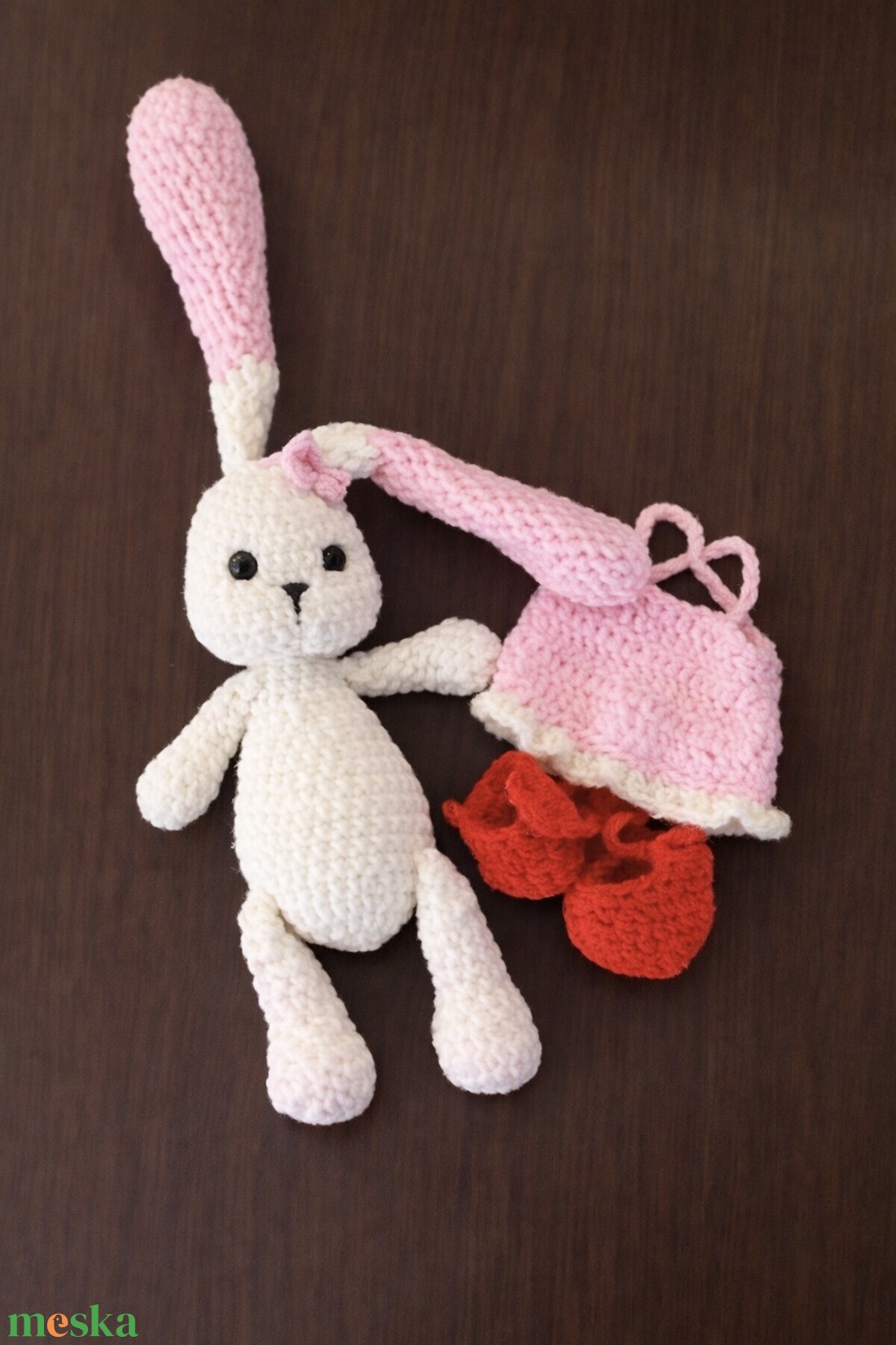 Horgolt nyuszi baba ruhával és cipővel � kézműves ajándék- amigurumi- kis nyuszika - játék & sport - plüssállat & játékfigura - nyuszi - Meska.hu