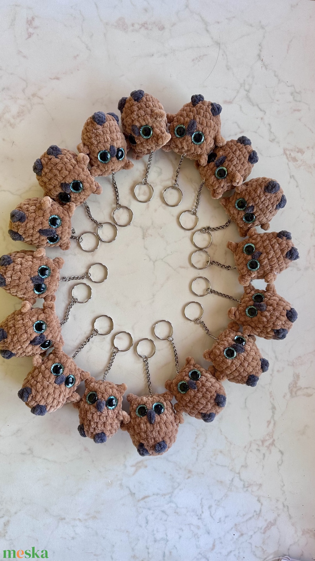 Horgolt bagoly kulcstartó � Kézműves amigurumi bagoly, egyedi ajándék - táska & tok - kulcstartó & táskadísz - kulcstartó - Meska.hu