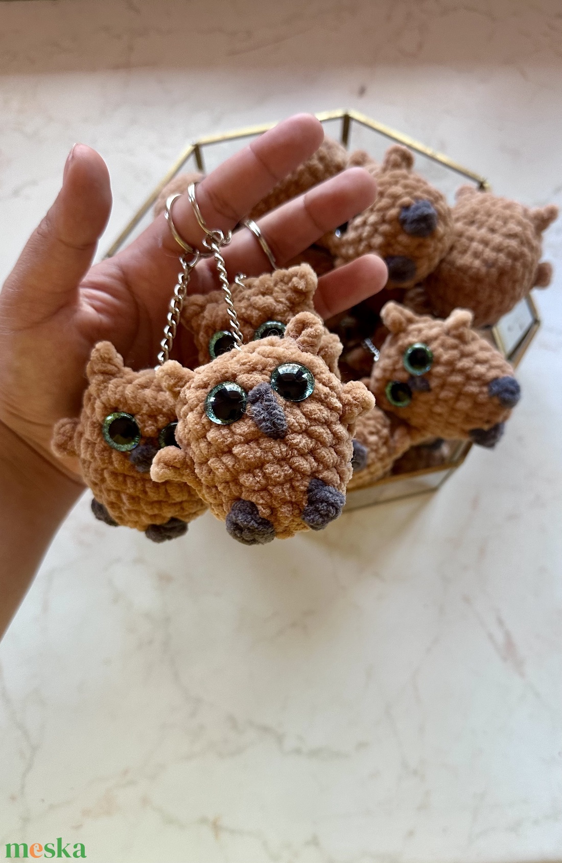 Horgolt bagoly kulcstartó � Kézműves amigurumi bagoly, egyedi ajándék - táska & tok - kulcstartó & táskadísz - kulcstartó - Meska.hu
