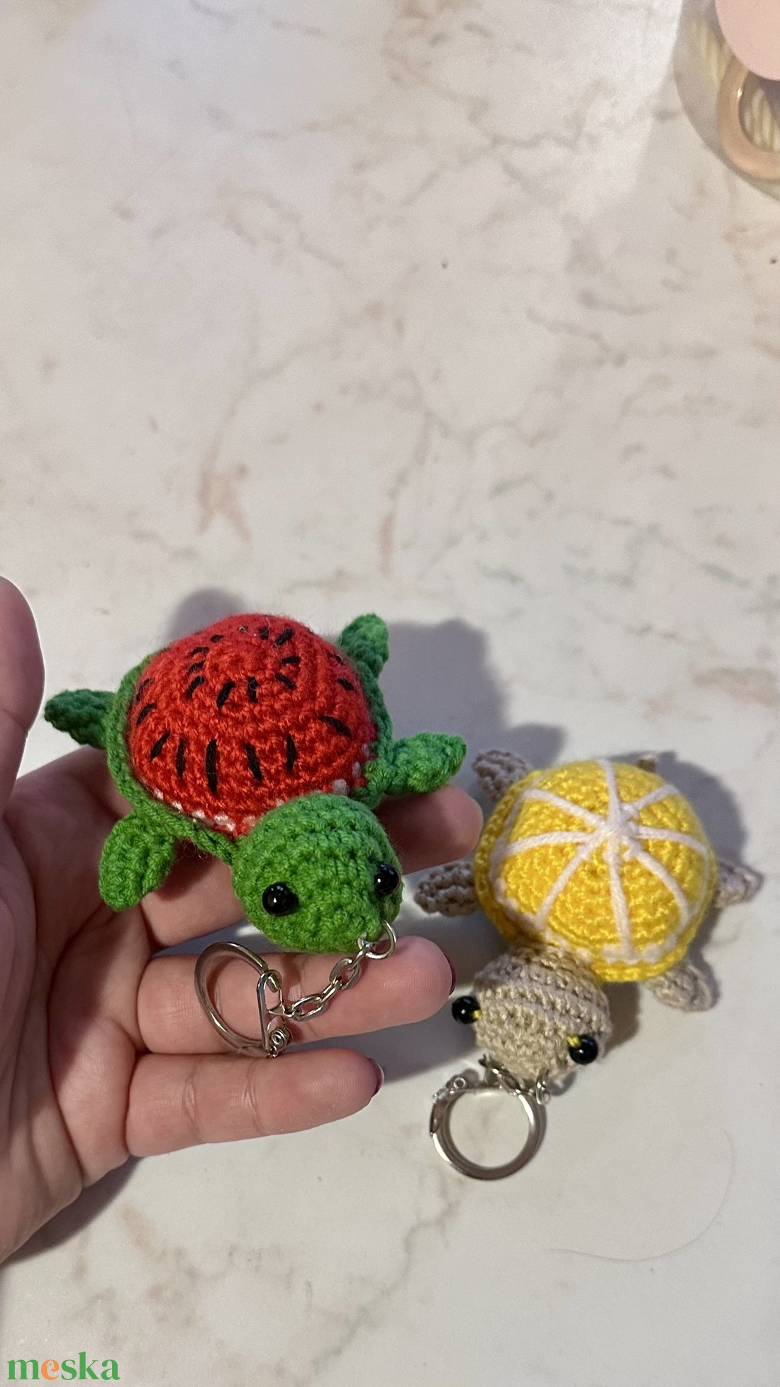 Teknősbéka-Horgolt kulcstartó-amigurumi-gyümölcsös - táska & tok - kulcstartó & táskadísz - kulcstartó - Meska.hu
