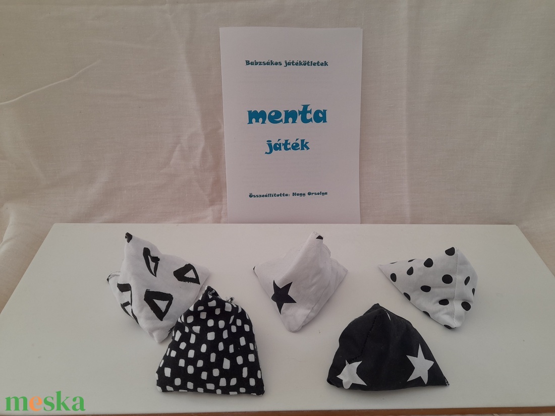 Mini fekete-fehér babzsák csomag választható fejlesztő játék ötletekkel - játék & sport - mozgásfejlesztő játékok - Meska.hu