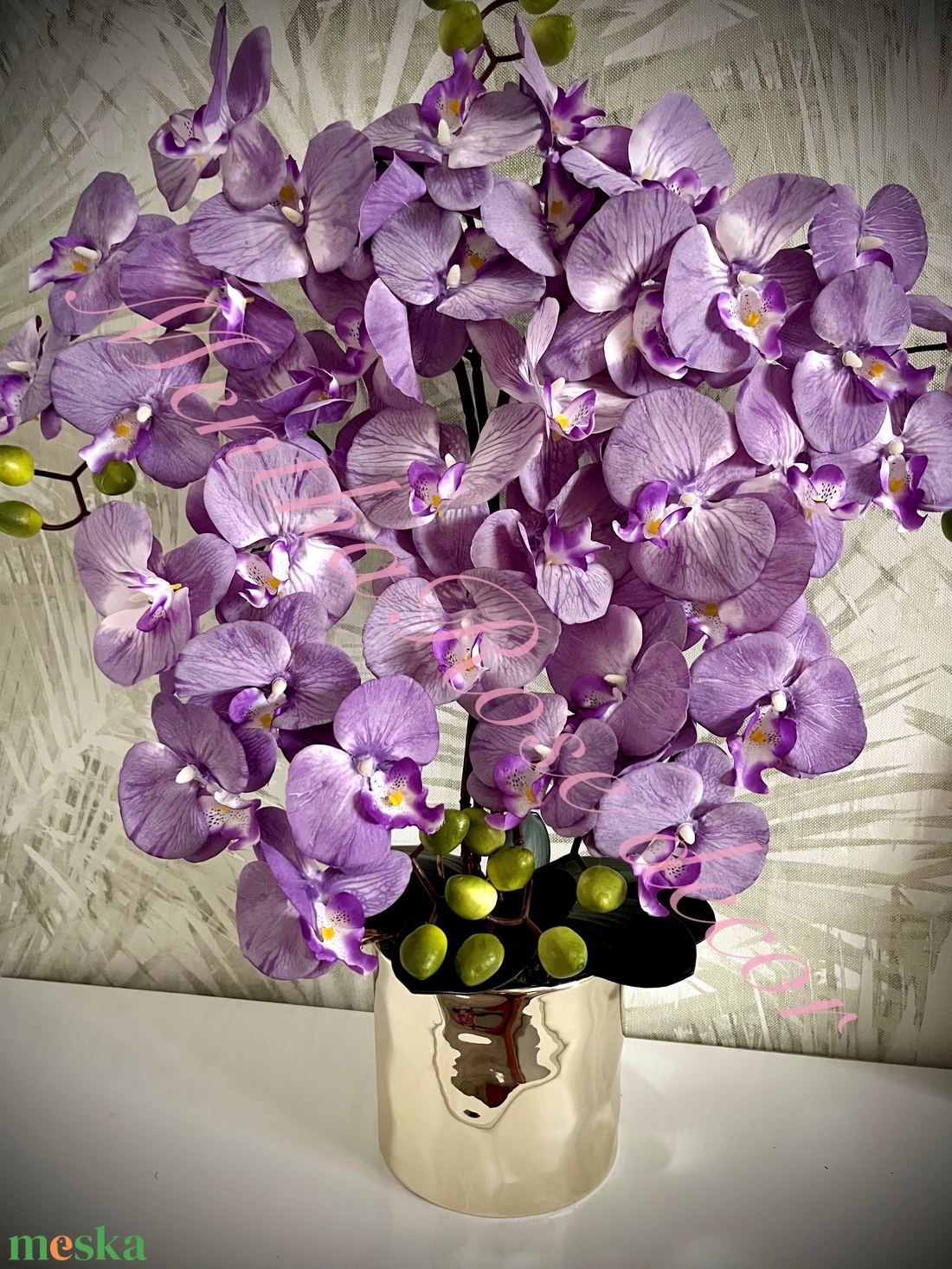 Lila színű orchidea kaspóban - otthon & életmód - virágdekoráció - virágdíszek - virágdísz kaspóban - Meska.hu