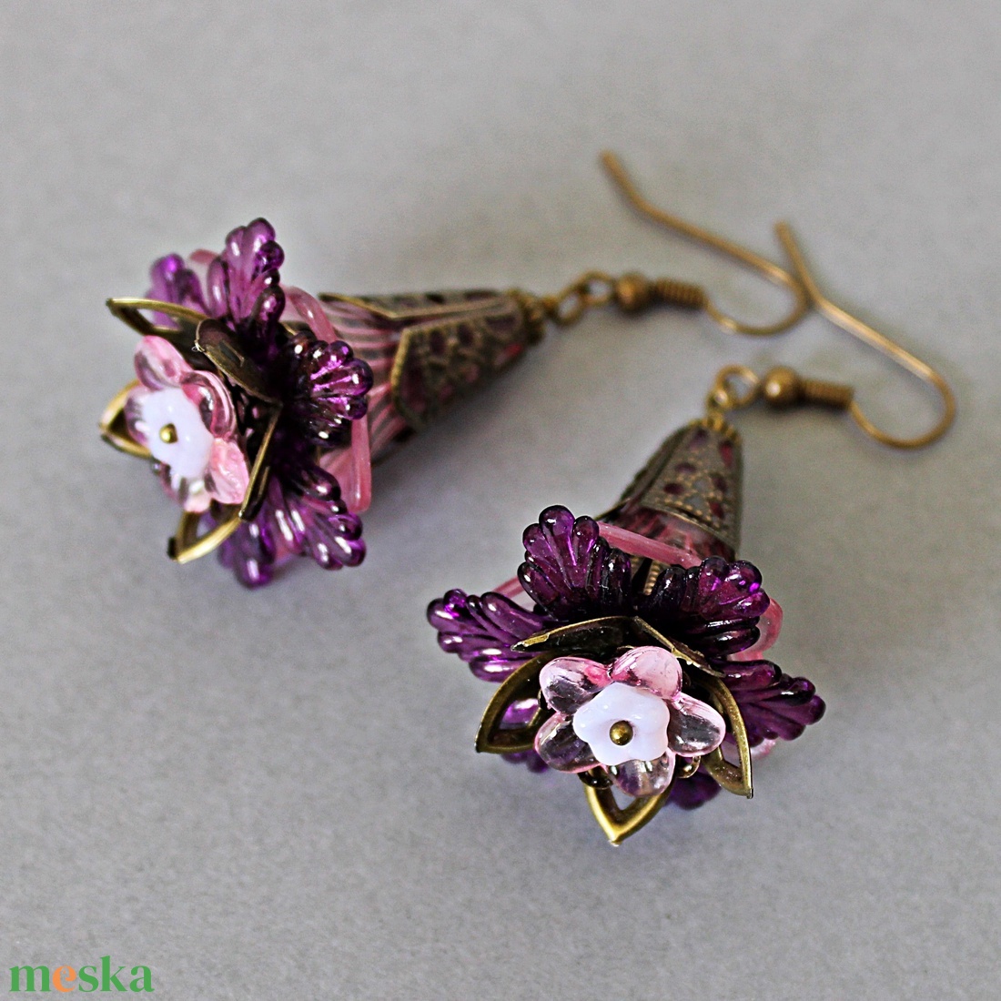 Fuxia - fleur design fülbevaló, lila virágfülbevaló, bohém fülbevaló, boho stílusú fülbevaló, fesztiválékszer, hippi - ékszer - fülbevaló - lógó fülbevaló - Meska.hu Fuxia - fleur design fülbevaló, lila virágfülbevaló, bohém fülbevaló, boho stílusú fülbevaló, fesztiválékszer, hippi - ékszer - fülbevaló - lógó fülbevaló - Meska.hu