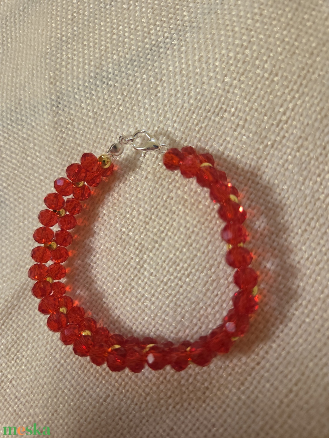 Gyöngyből készült piros karkötő  - ékszer - karkötő - gyöngyös karkötő - Meska.hu