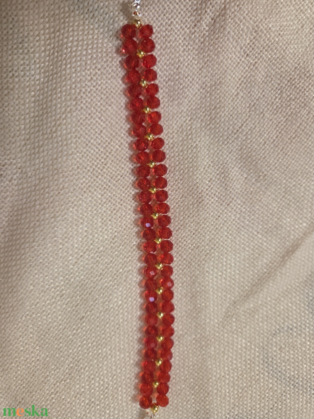 Gyöngyből készült piros karkötő  - ékszer - karkötő - gyöngyös karkötő - Meska.hu