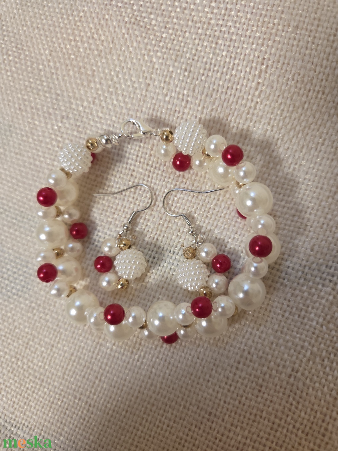 Fehér-piros fülbevaló  - ékszer - fülbevaló - lógó fülbevaló - Meska.hu