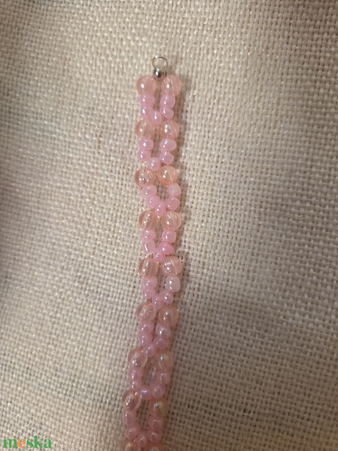 Rózsaszín gyöngyből készült karkötő - ékszer - karkötő - gyöngyös karkötő - Meska.hu
