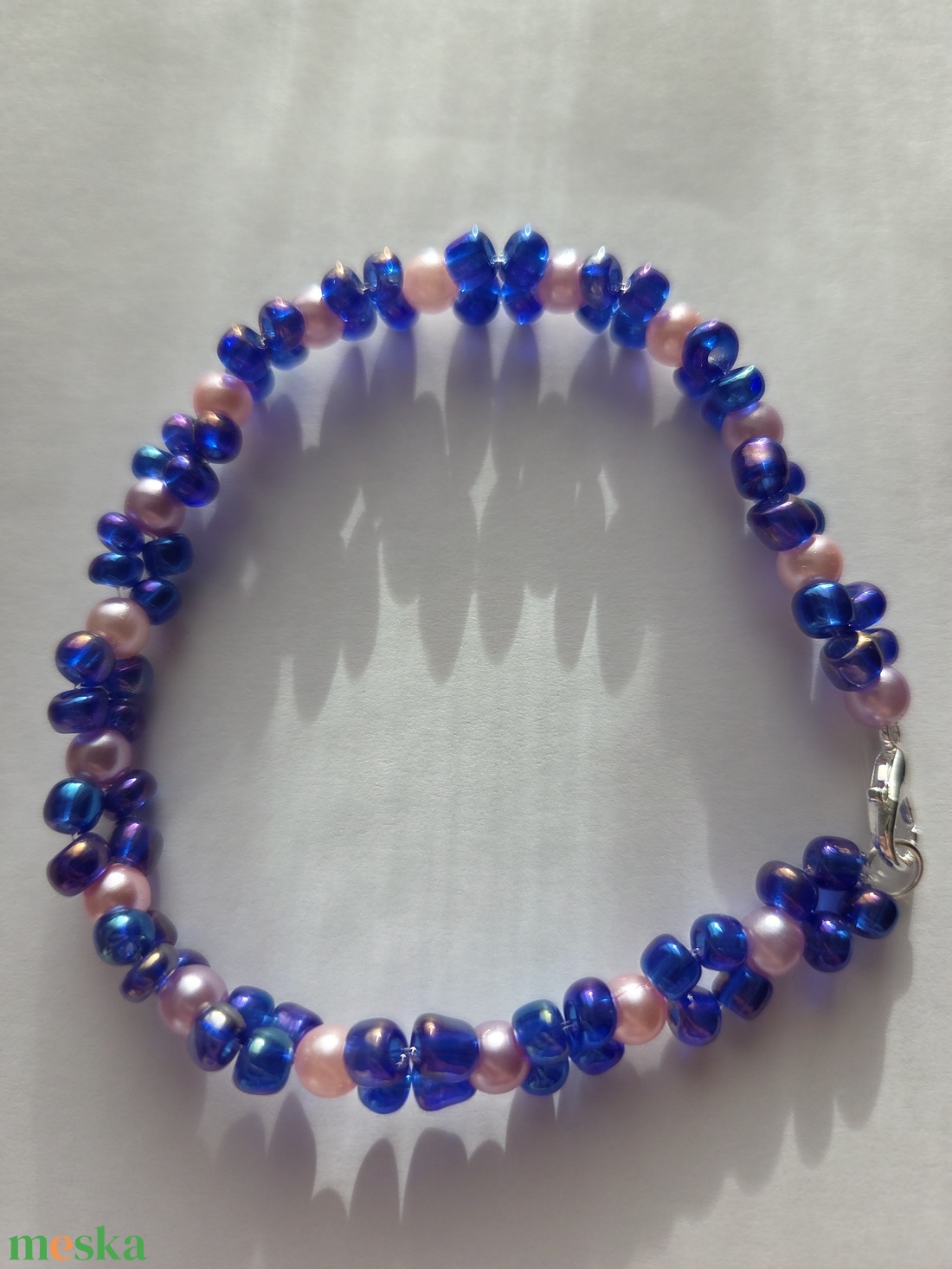 Gyöngyből készült sötétkék karkötő  - ékszer - karkötő - gyöngyös karkötő - Meska.hu