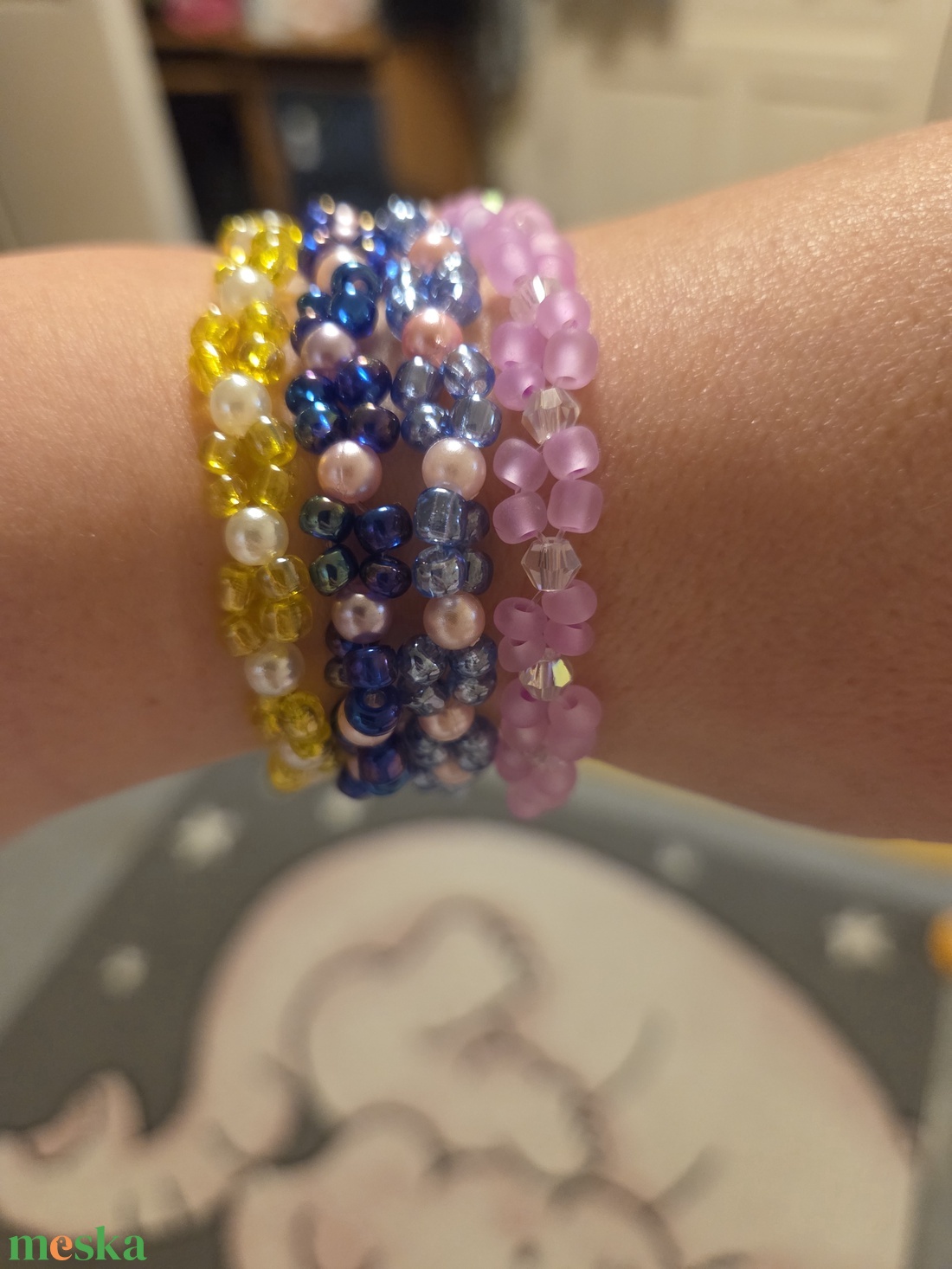 Gyöngyből készült rózsaszín karkötő  - ékszer - karkötő - gyöngyös karkötő - Meska.hu