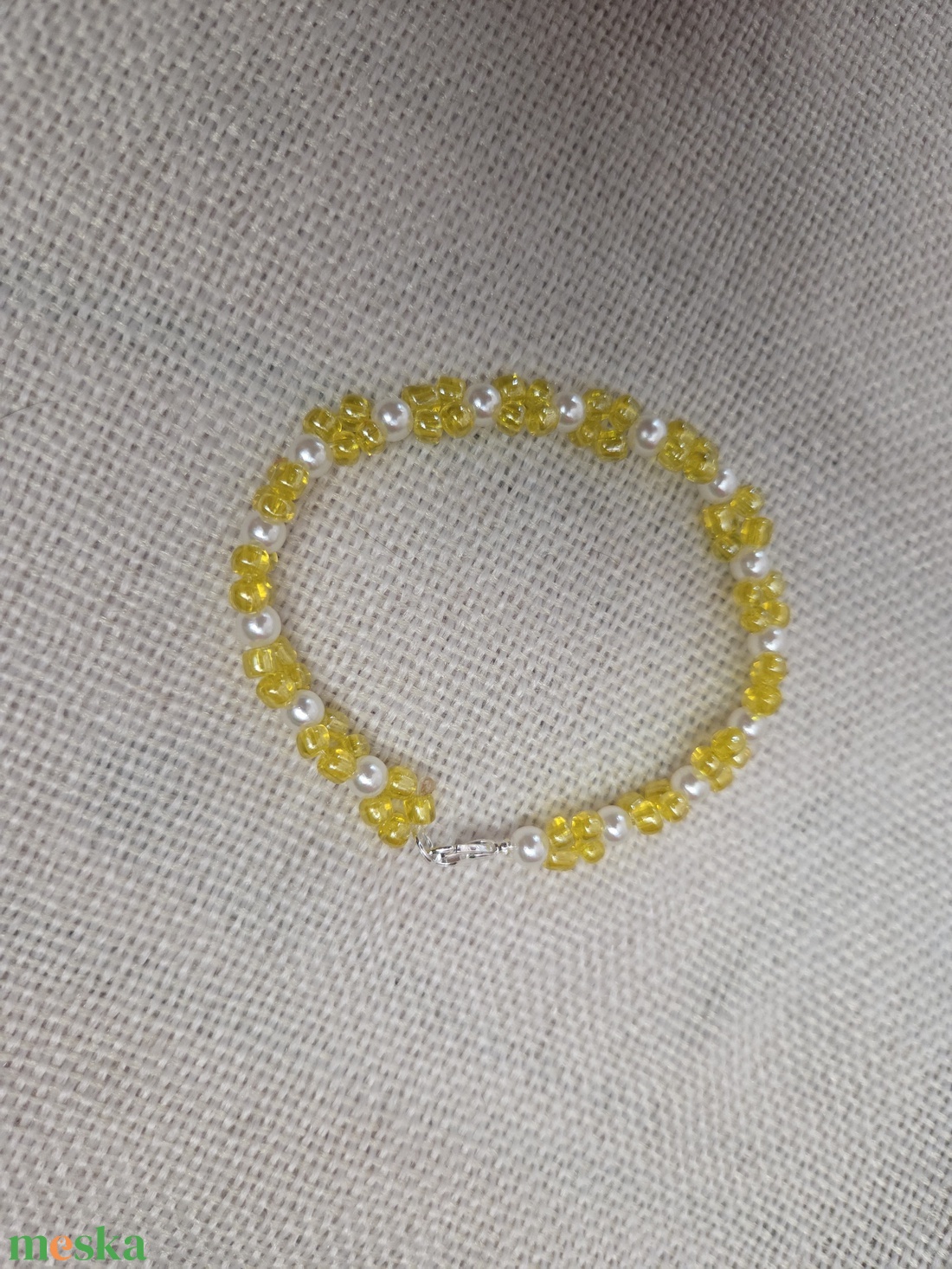 Gyöngyből készült sárga karkötő  - ékszer - karkötő - gyöngyös karkötő - Meska.hu