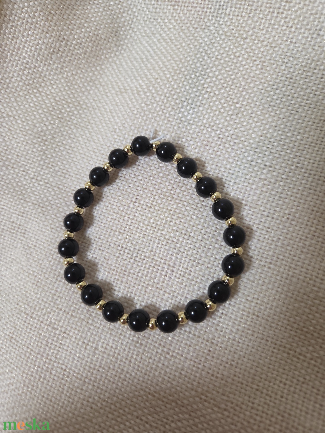 Arany-fekete gyöngyből készült női karkötő  - ékszer - karkötő - gyöngyös karkötő - Meska.hu