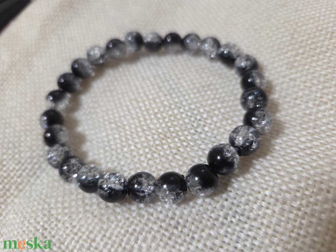Fekete kristályos karkötő  - ékszer - karkötő - gyöngyös karkötő - Meska.hu