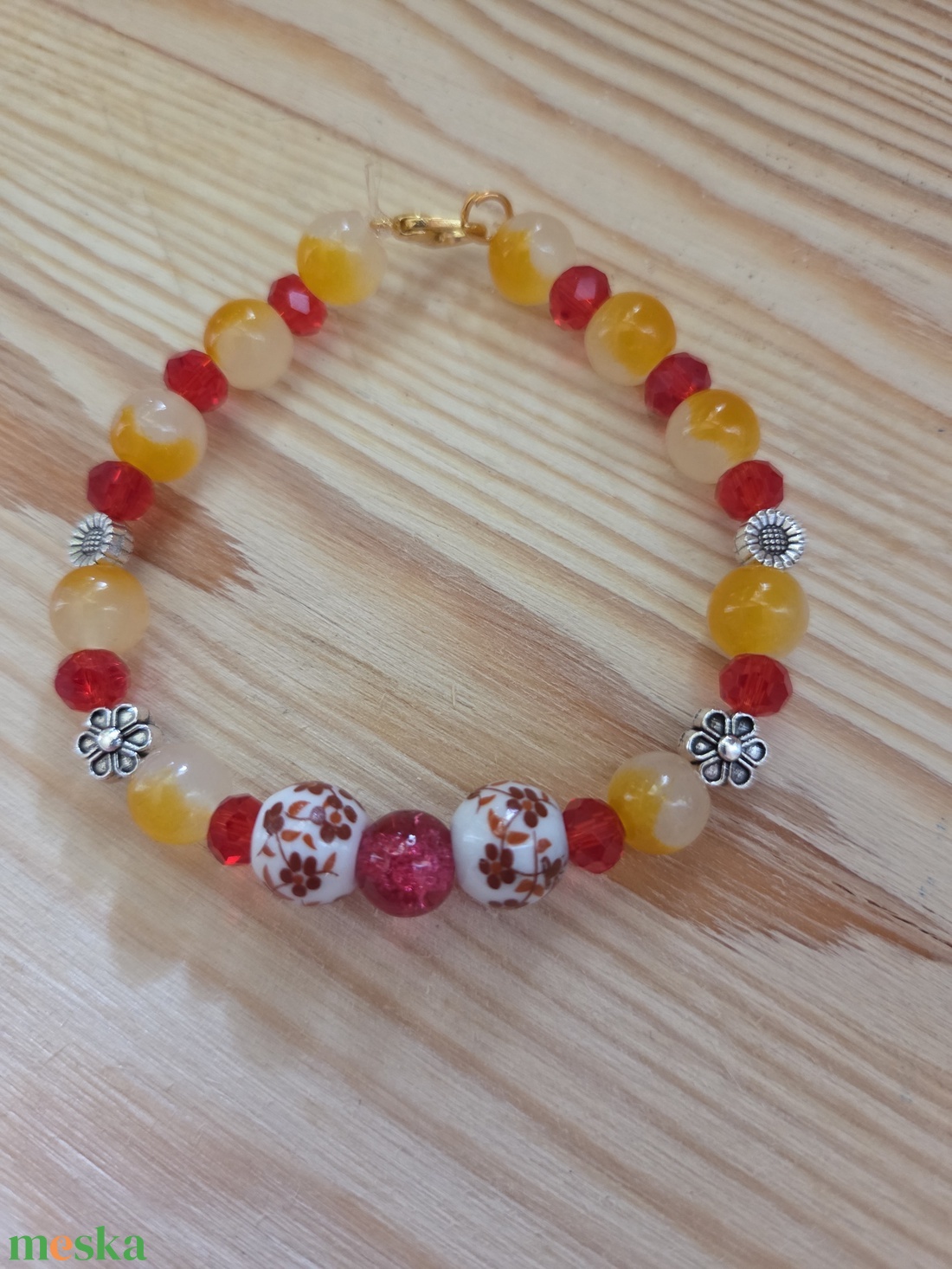 Tavaszi virágos gyöngy karkötő - ékszer - karkötő - gyöngyös karkötő - Meska.hu