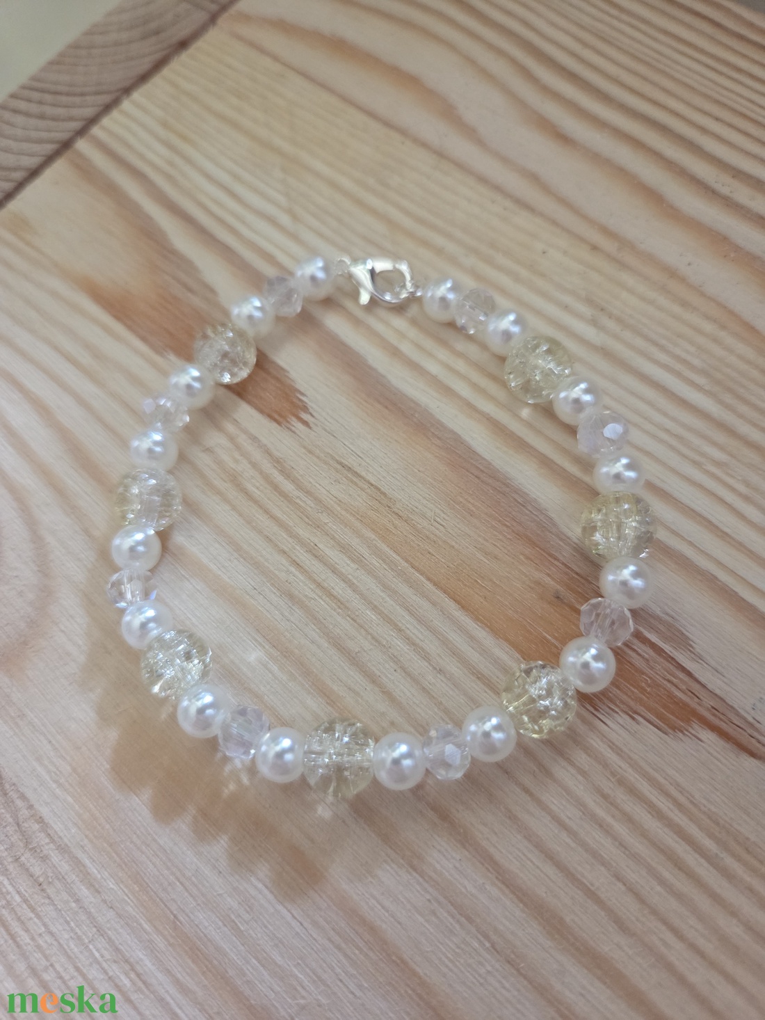 Fehér és sárga karkötő  - ékszer - karkötő - gyöngyös karkötő - Meska.hu