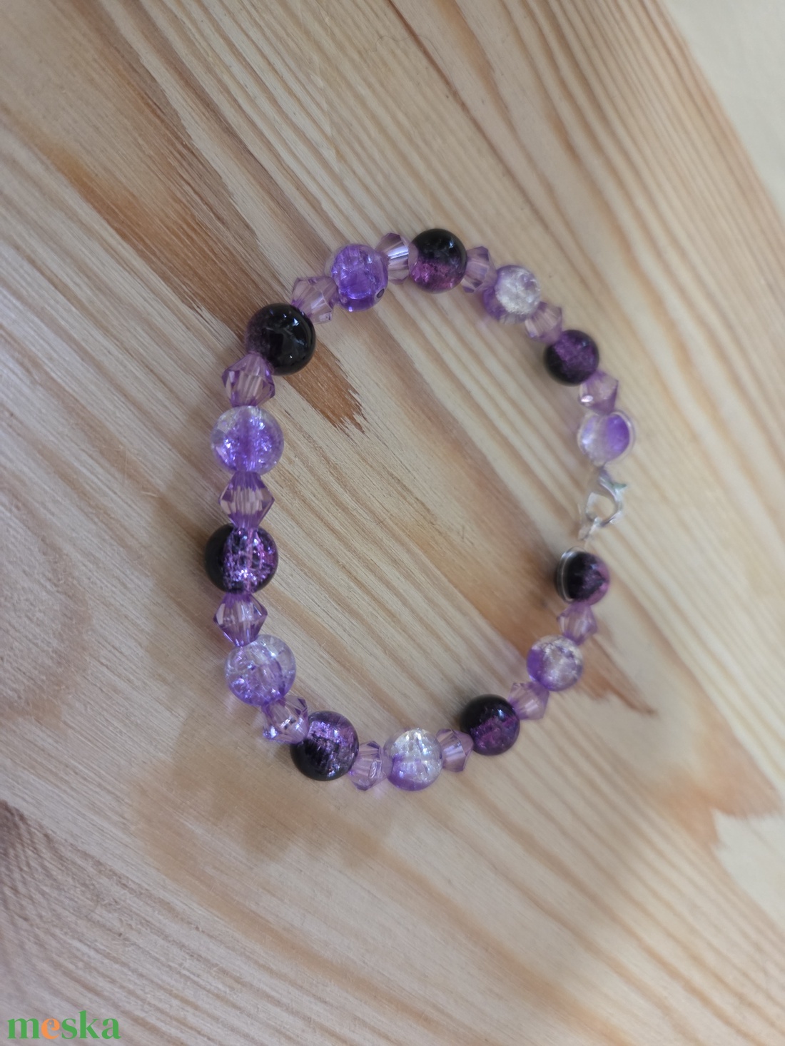 Lila gyöngyös karkötő  - ékszer - karkötő - gyöngyös karkötő - Meska.hu